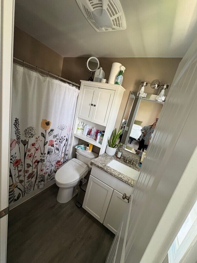 Building Photo - Beautiful townhome for rent in Hudson Ridge
