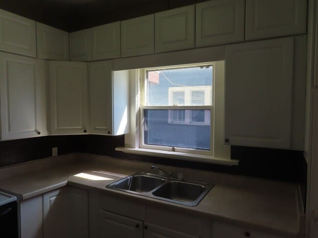 Building Photo - 1114 Rockhill St