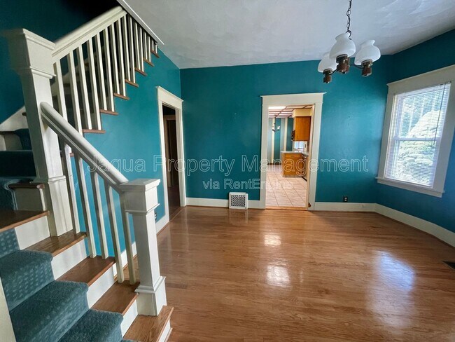 Building Photo - 1526 Royce Ave