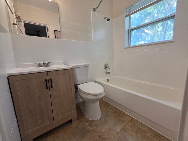 Building Photo - 720 NE 2nd St