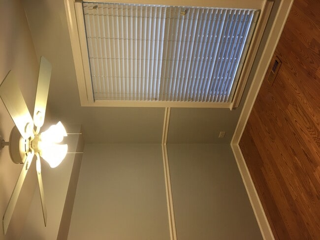 Building Photo - 1722 Ranchview Dr