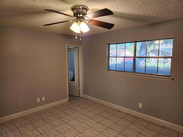Building Photo - 3413 Urban Dr