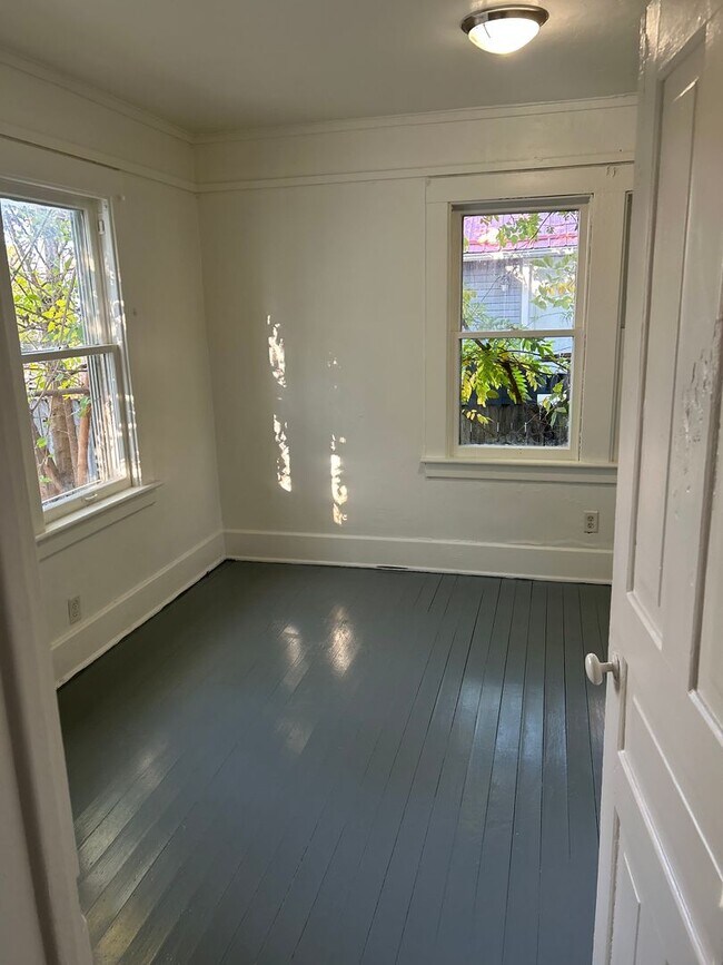 Primary Photo - 628 Washington St