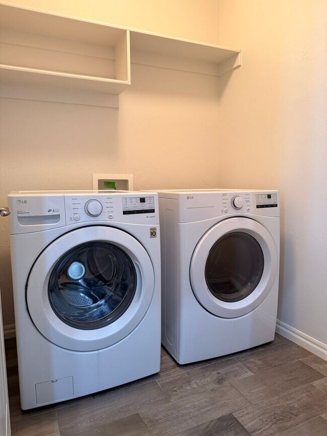 Building Photo - Beautiful 4 Bed 2 Bath in Mustang Schools