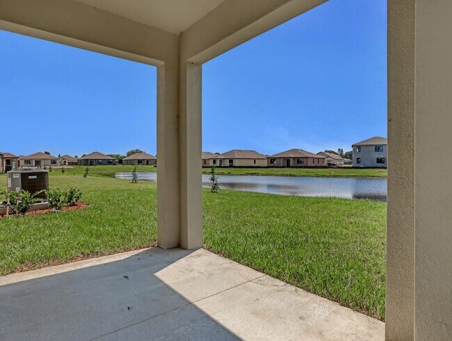 Building Photo - 7418 Tourmaline Dr