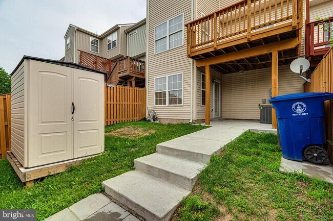 Building Photo - 417 Sparkleberry Terrace NE
