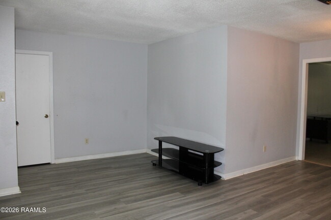 Building Photo - 111 Valencia Dr