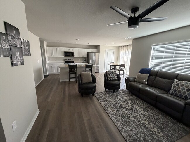 Building Photo - 2486 SE Morningdew Dr