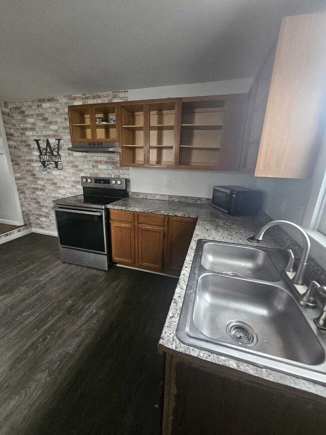 Building Photo - 219 N Lawrence St