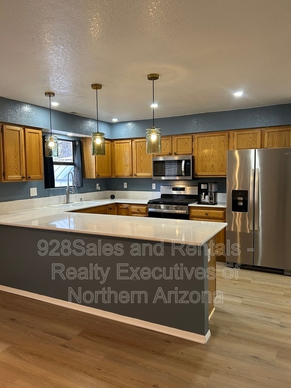 Building Photo - 6142 N Christmas Tree Ln