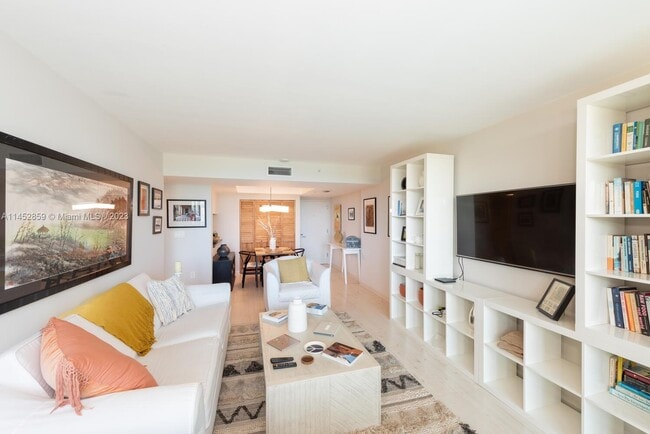 Building Photo - 650 West Ave