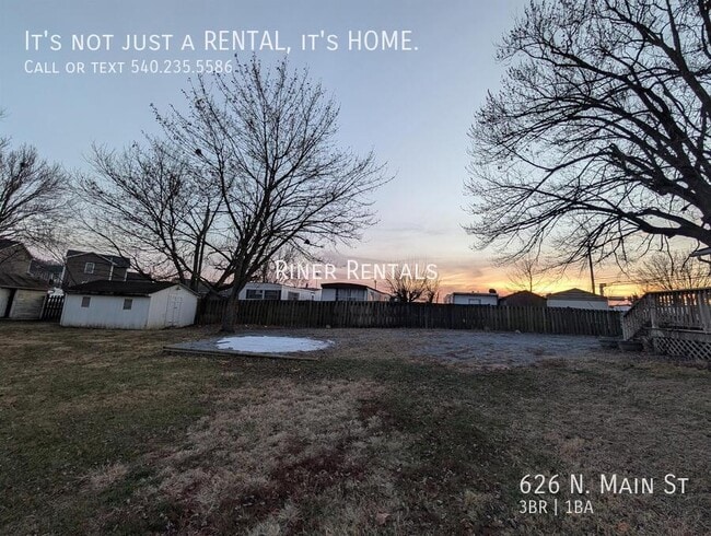 Building Photo - 626 N Main St