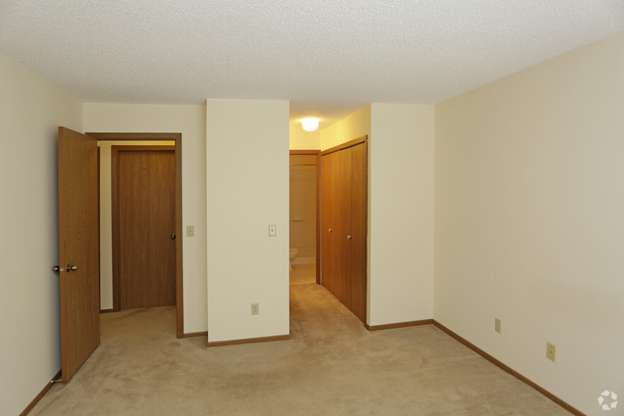 Bedroom - Quail Ridge Apartments