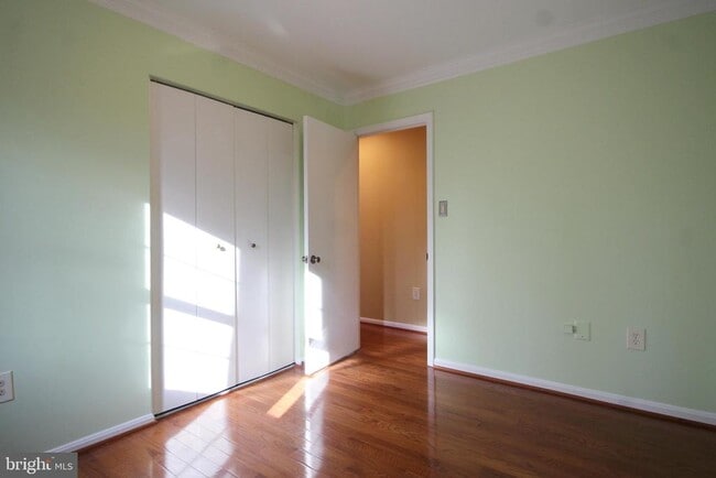 Building Photo - 8072 Sleepy View Ln