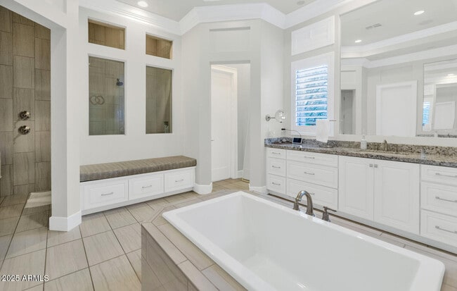 Building Photo - 5413 E Juniper Cyn Dr