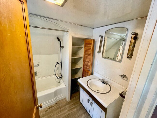 Building Photo - 120 Cotter Rd