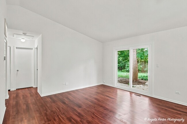 Building Photo - 3287 Medford Ct