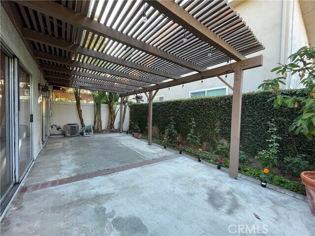 Building Photo - 5315 Village Cir Dr