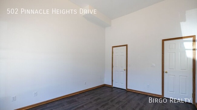 Building Photo - Stylish 2-BED APARTMENT with wall-to-wall ...