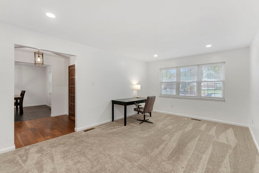 Building Photo - 1010 Providence Rd