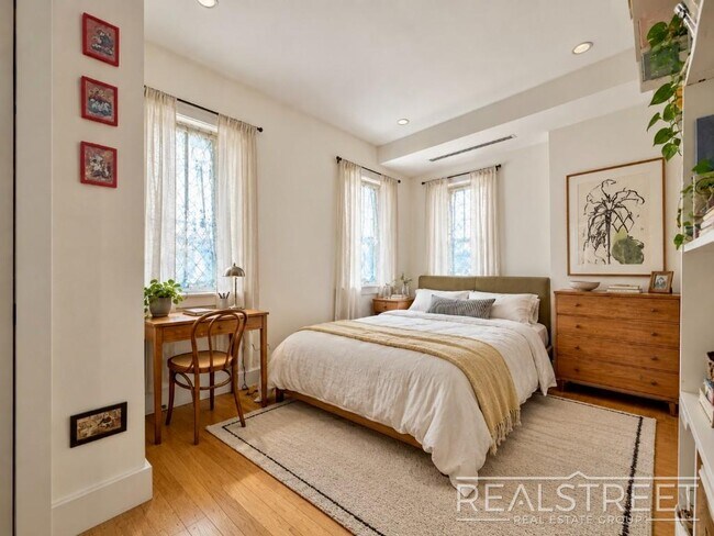 Building Photo - Spacious 3-Bedroom Duplex with Private Outdoor Space in Ocean Hill