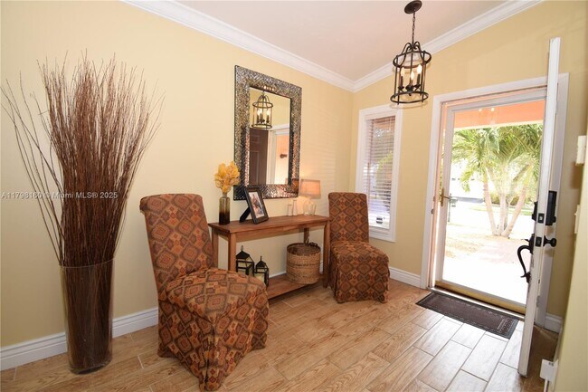 Building Photo - 855 San Remo Dr