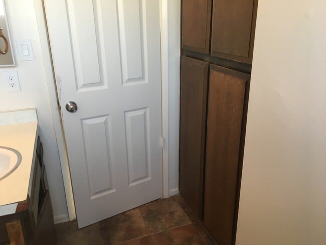 Building Photo - House