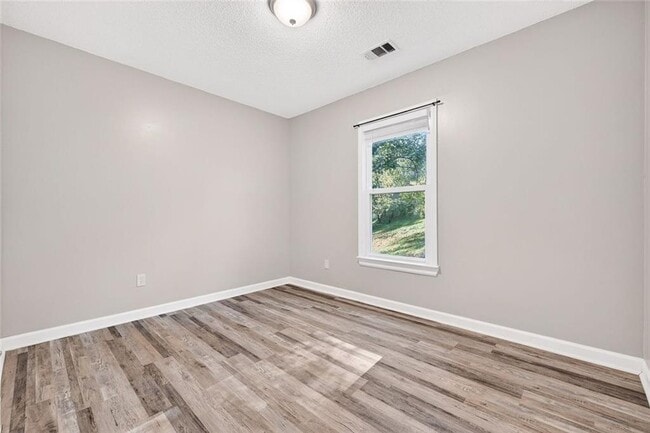 Building Photo - 255 Lowry St