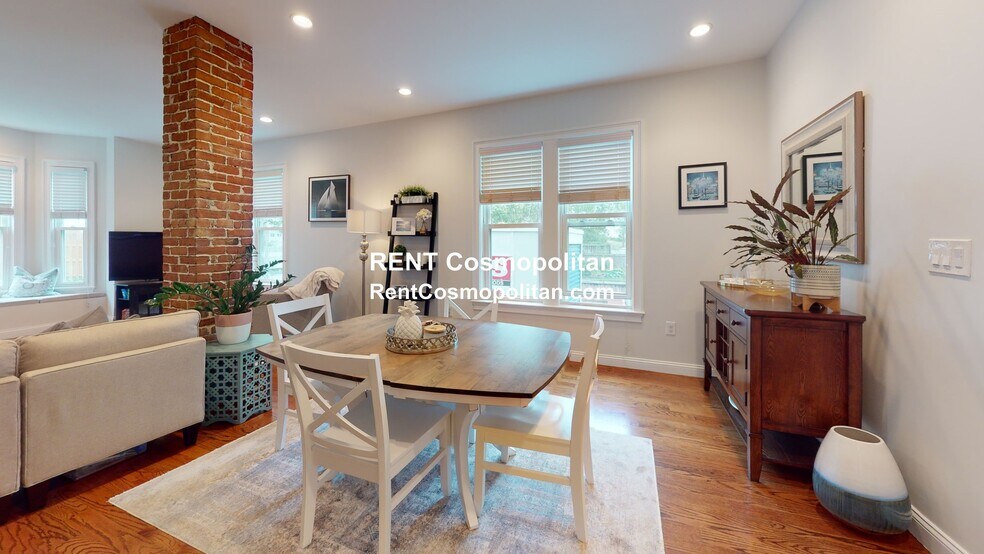 Building Photo - 15 Sherman St