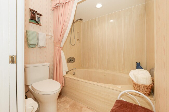 Building Photo - 4079 Garden Villas Ct