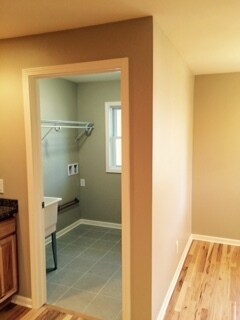 Building Photo - 3 bdrm/2 bath - Twin Lakes