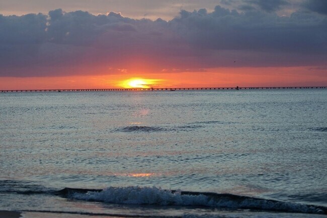 Building Photo - Upgraded Condo at Chic's beach!! Updated K...