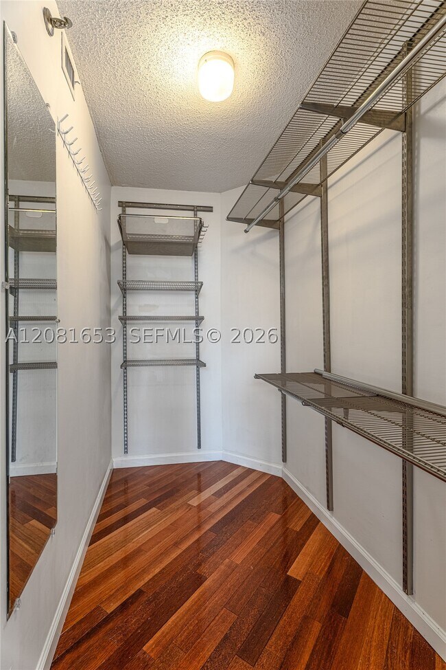 Building Photo - 770 Claughton Island Dr