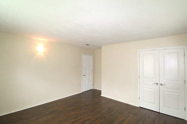 Building Photo - Spacious 3-Bedroom Home Off Fairfield – Pe...