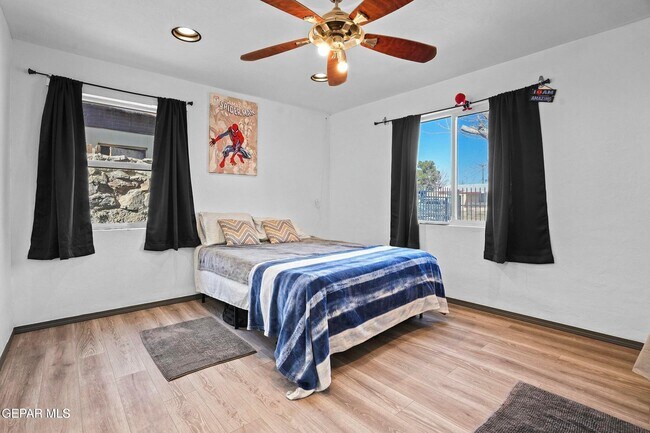 Building Photo - 4728 Sierra Madre Dr