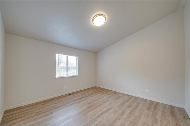 Building Photo - Beautifully Remodeled Home in Northwest Meridian