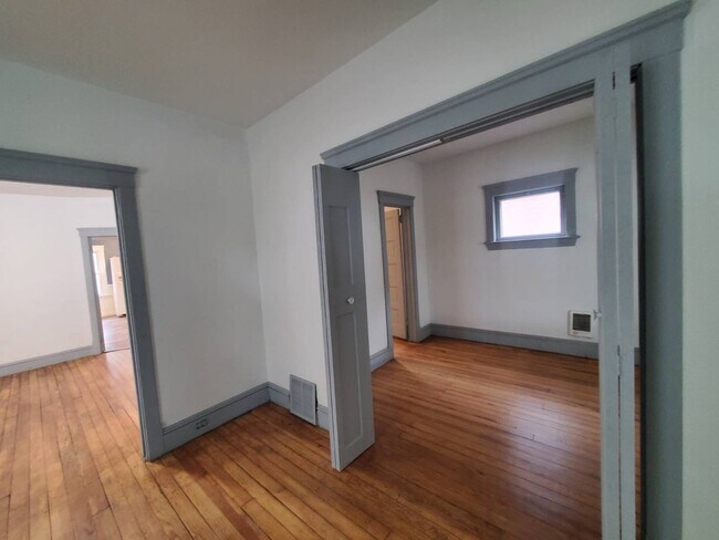 Building Photo - 3594 W 47th St