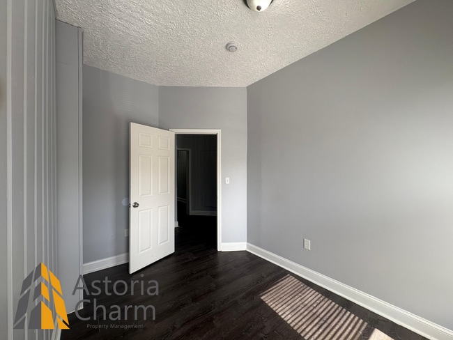 Building Photo - Modern 4-Bedroom with Yard & Easy Downtown...