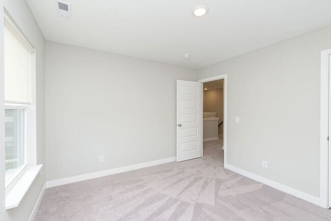 Building Photo - Gorgeous 3 Bedroom 2 Full/2 Half Bath Townhome in the Heart Of Carmel!