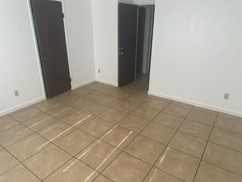 Building Photo - 2440 Stanfield Dr