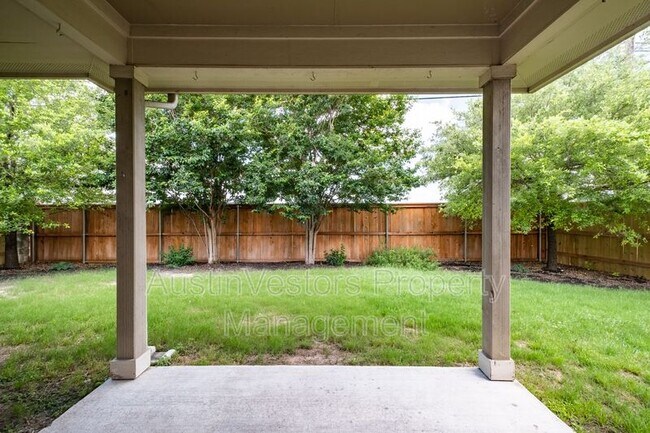 Building Photo - 17624 Bridgefarmer Blvd
