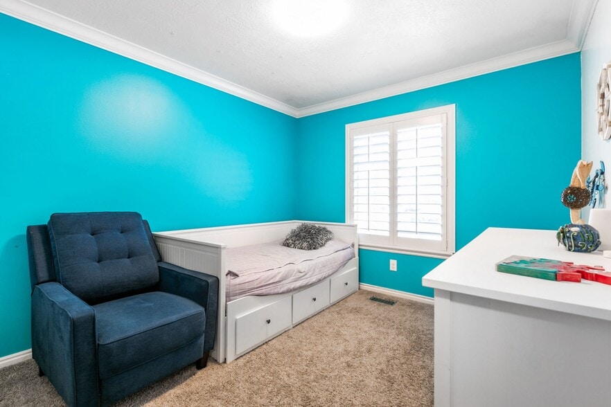 Building Photo - 6002 W Olympiad Ln