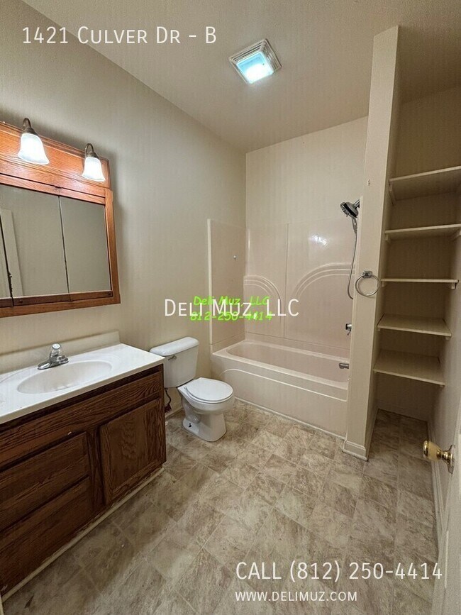 Building Photo - 1421 Culver Dr