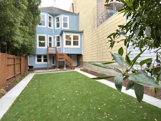 Building Photo - 285 12th Ave