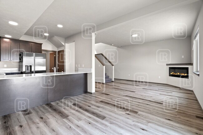 Building Photo - 14321 E 13th Ave