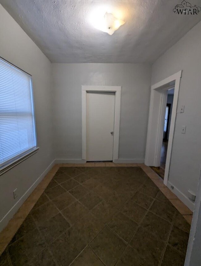 Building Photo - 2306 Garfield St