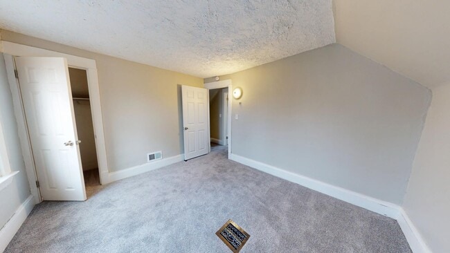 Building Photo - Stockyards Area - 2 Bedrooms - Single Fami...