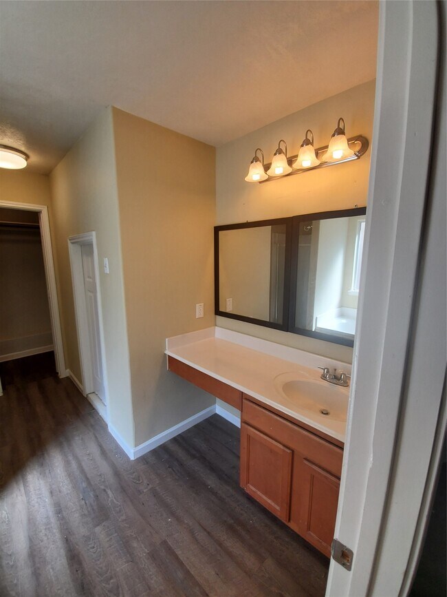 Building Photo - 9342 Canady Park Ln