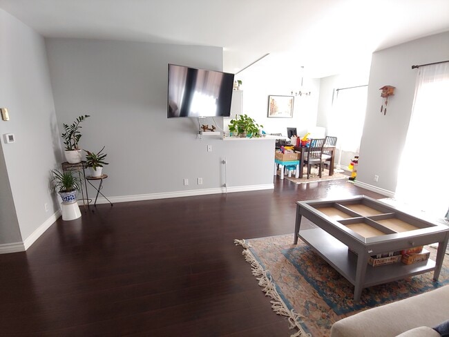 Building Photo - 5403 Newcastle Ave