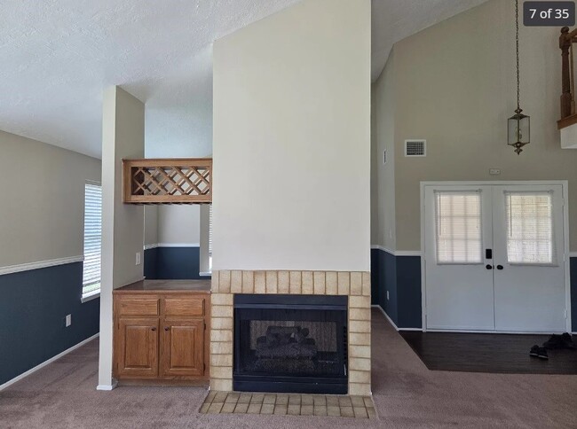 Building Photo - 8530 Lake Crystal Dr